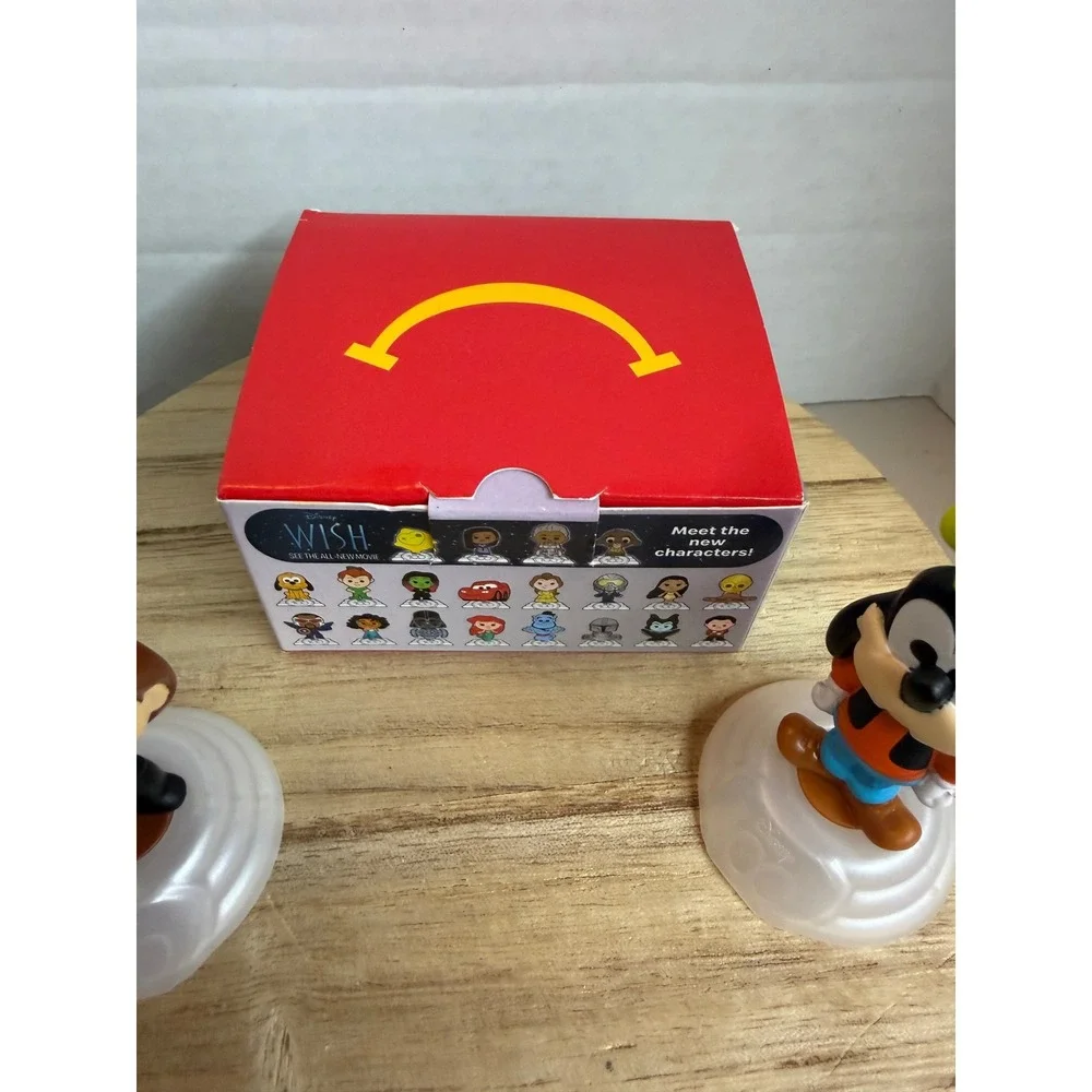 McDonalds Disney 100 Years Happy Meal Toys Goofy & Elastigirl Figures Box #15